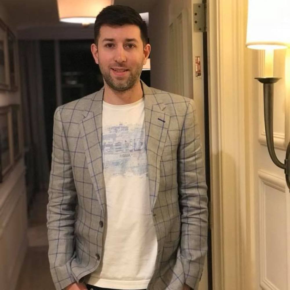 Meet your Posher, Dustin